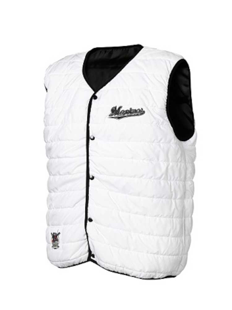 【画像・写真】ロッテ「福浦2000本記念リバーシブルベスト」を配布