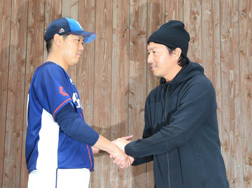 【画像・写真】広島・長野、西武・内海をサプライズ訪問！ブルペン投球を見学「打てそうだなと」