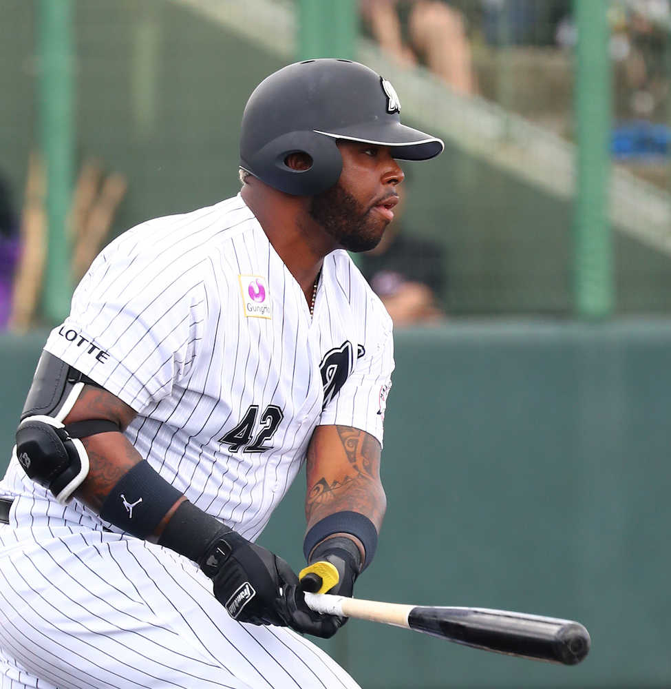 【画像・写真】ロッテ　新外国人　対応力の３打点も「まだまだ、これからだよ」