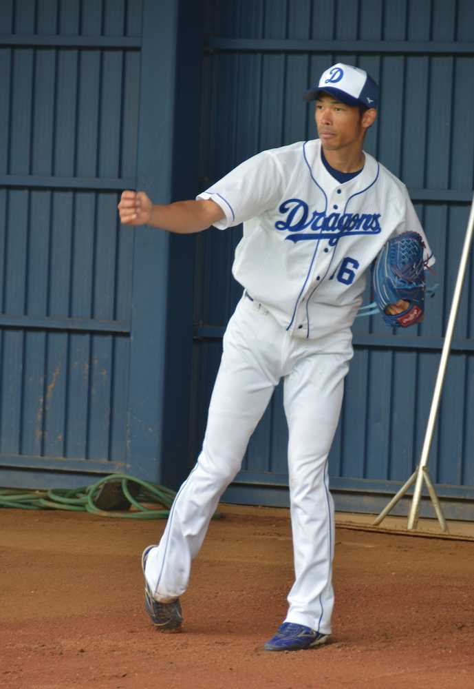 【画像・写真】中日・又吉　侍・稲葉監督「御前」でブルペン入り、アピールの９１球