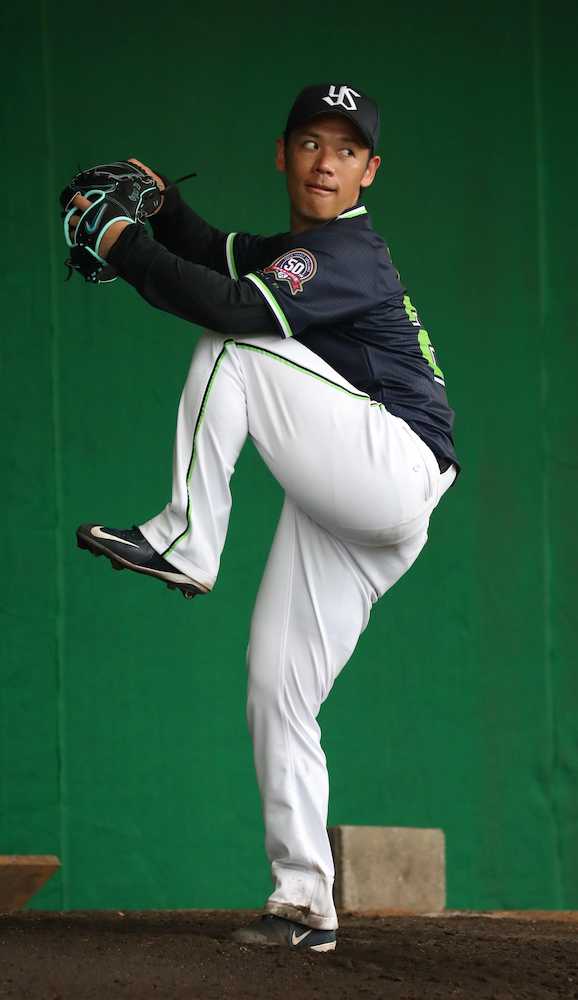 【画像・写真】ヤクルト小川“脱ライアン”へ熱投２６４球　理想の左足上げ幅微調整