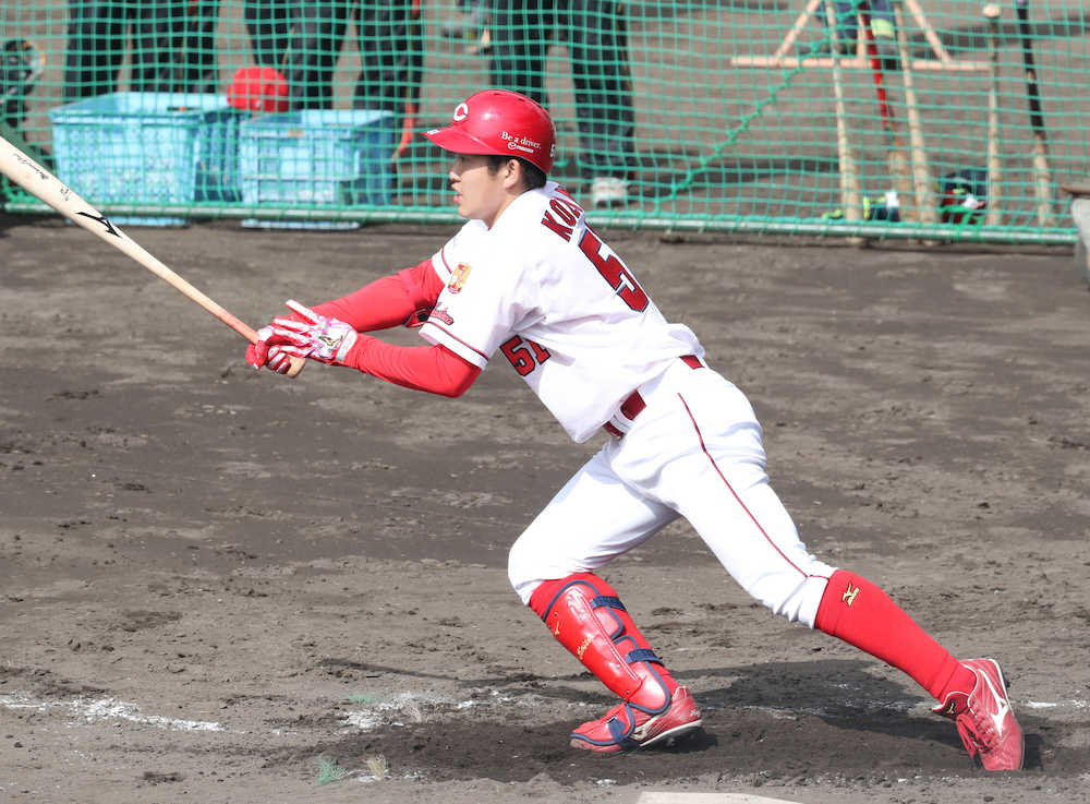 【画像・写真】広島ドラ１小園“プロ初安打”　実戦８打席目「ホッとしました」