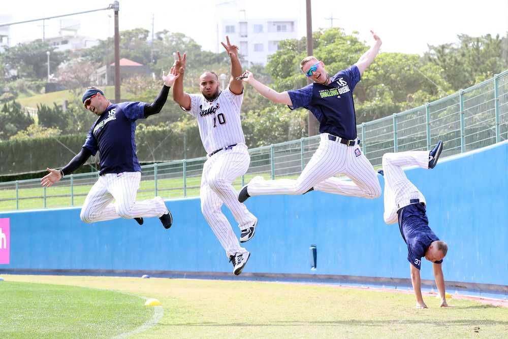 【画像・写真】【キャンプ隠しマイク】ヤクルト・スアレス　肉がエネルギー源「体重はナイショだ」