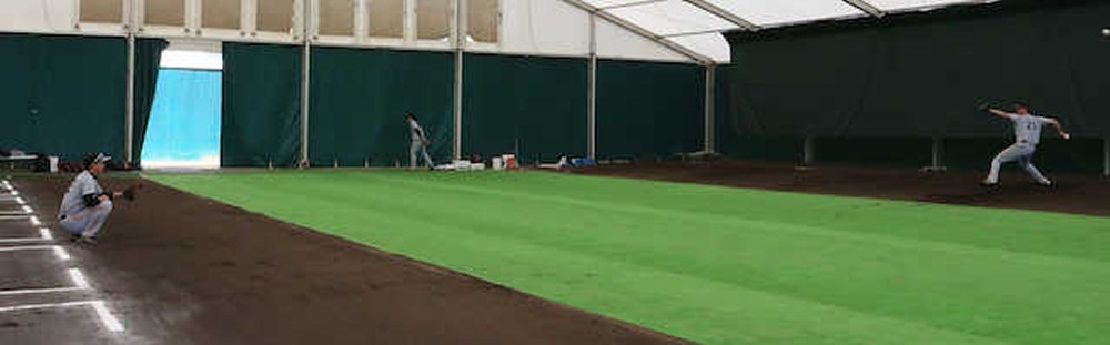 【画像・写真】巨人・岩隈“仕上げの方程式”　捕手を２メートル手前に座らせ投球、その意図は