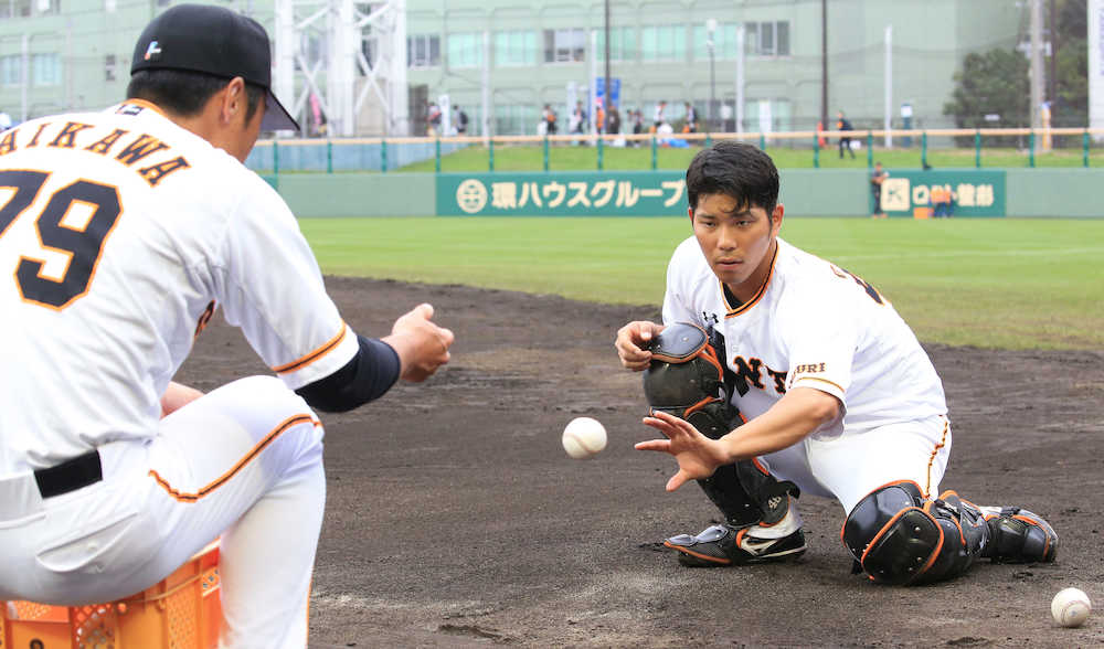 【画像・写真】巨人ＯＰ戦初勝利！沖縄出身・大城が凱旋逆転３ラン　原監督評価「ベテランと若手が絡んでいいもの出た」