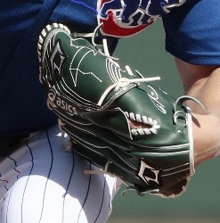 【画像・写真】ダル、珍しい深緑のグラブお披露目「好きな色」手袋なども統一