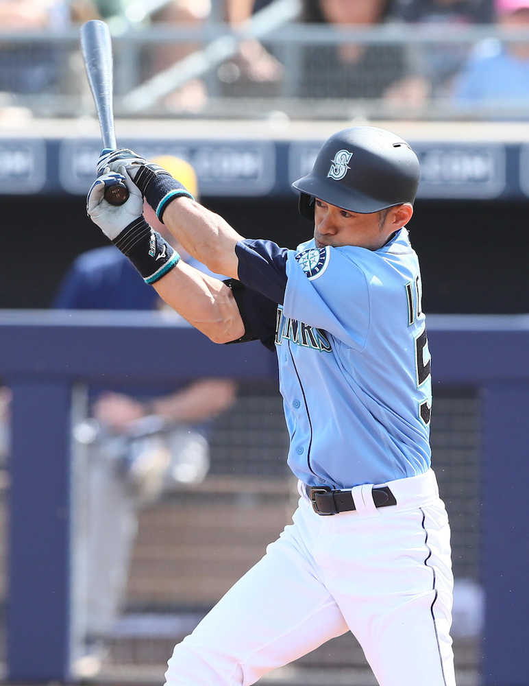 【画像・写真】イチロー　８打席ぶり安打に場内大歓声　初得点＆初刺殺も記録