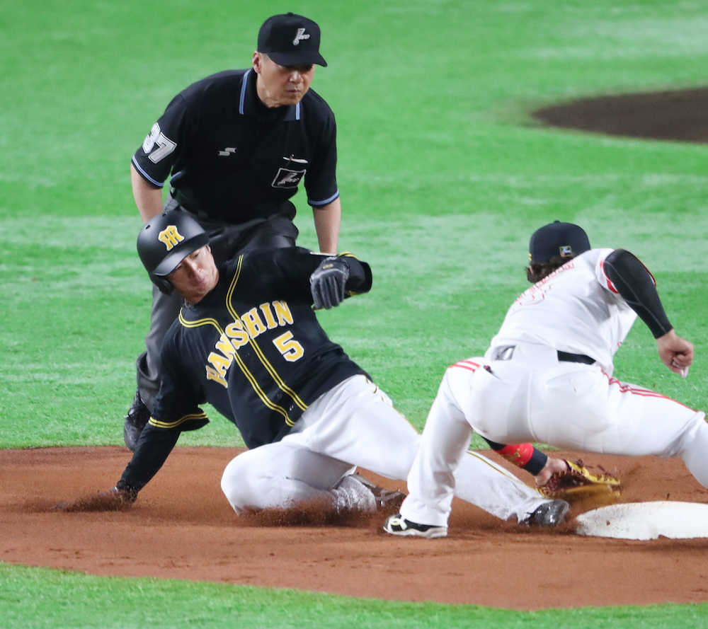 【画像・写真】阪神ドラ１近本、甲斐キャノン“粉砕”　初球いきなり二盗成功