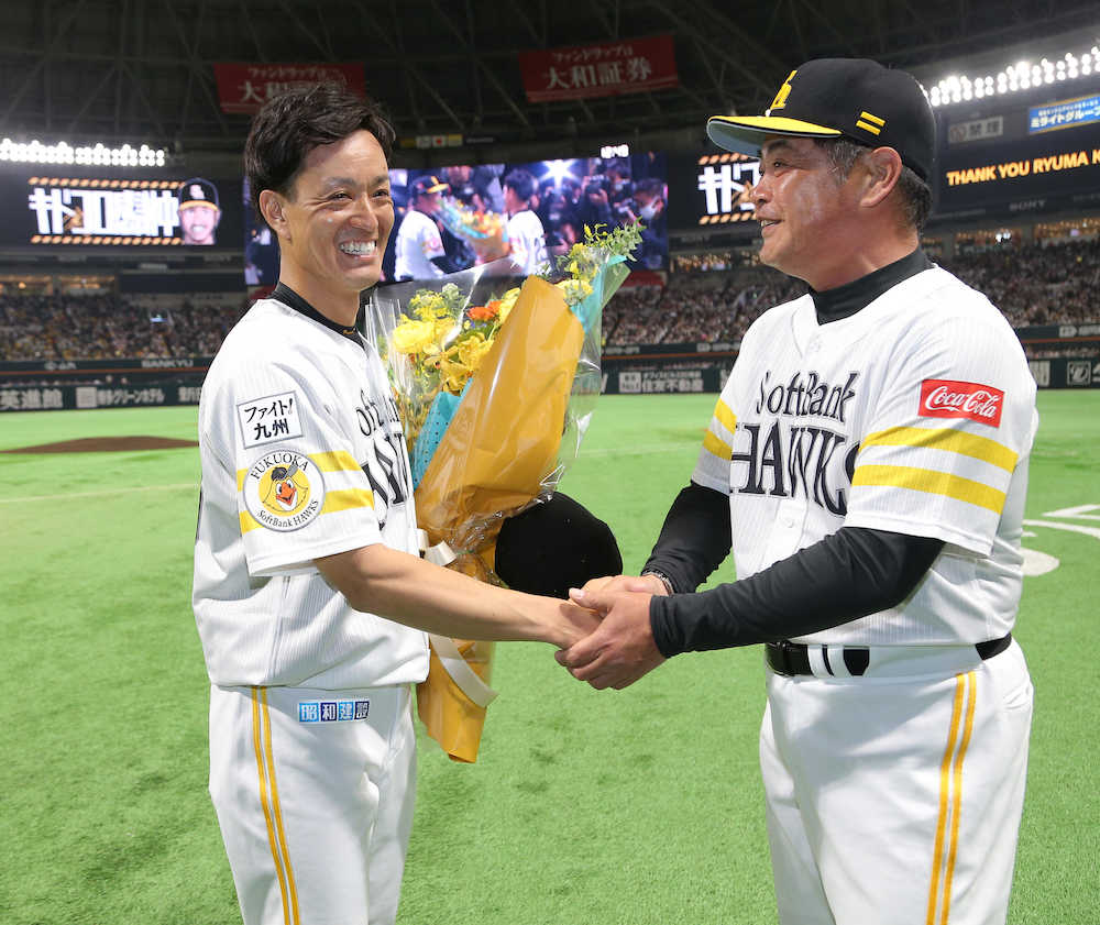 【画像・写真】ソフトＢ、城所氏が引退セレモニー 柳田Ｋ斬り「待機中です」