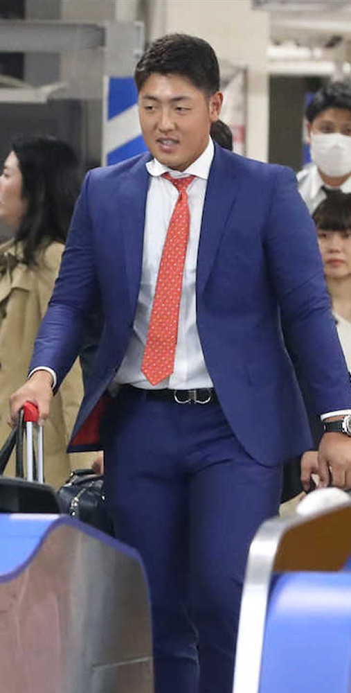 【画像・写真】巨人・岡本、広角打法継続だ「ちゃんと振れている証拠」