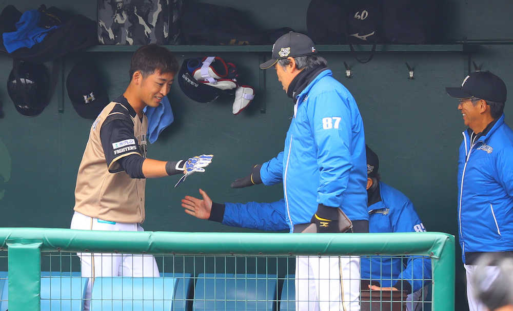 【画像・写真】日本ハム・白村　野手転向後初打席でフェンス直撃二塁打「たまたまだけど…」