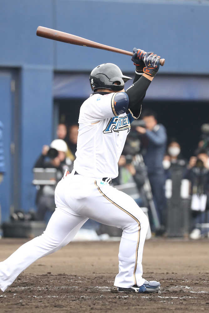 【画像・写真】日本ハム近藤、横高先輩・涌井から２連続適時打「しっかり捉えられた」