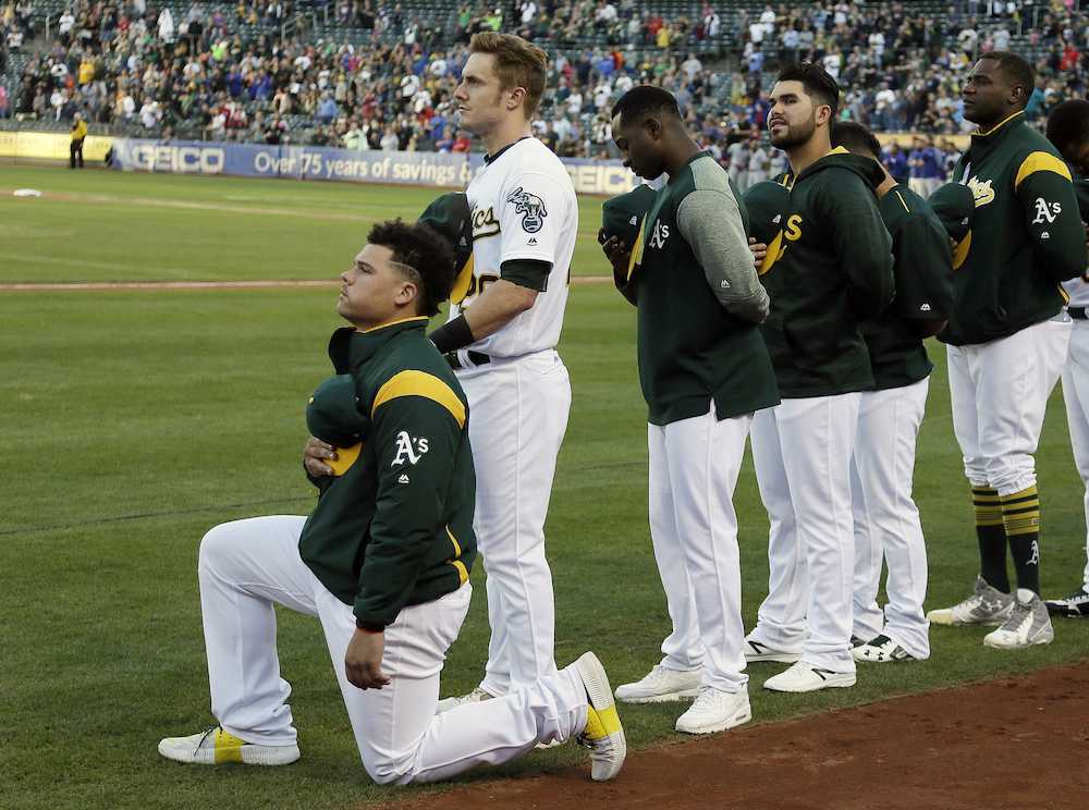 【画像・写真】国歌斉唱で“膝つき”抗議の捕手　メキシコリーグとマイナー契約