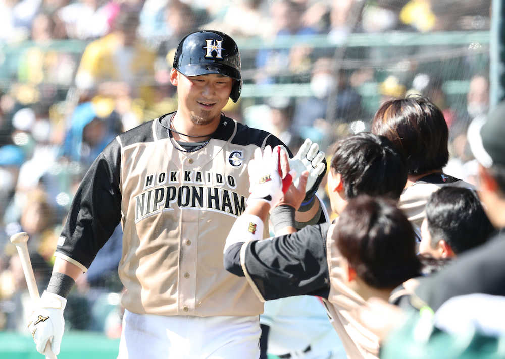 【画像・写真】日本ハム・中田　１軍復帰戦で即１号「きょうが自分にとっての開幕戦」甲子園での一発に「うれしいね」