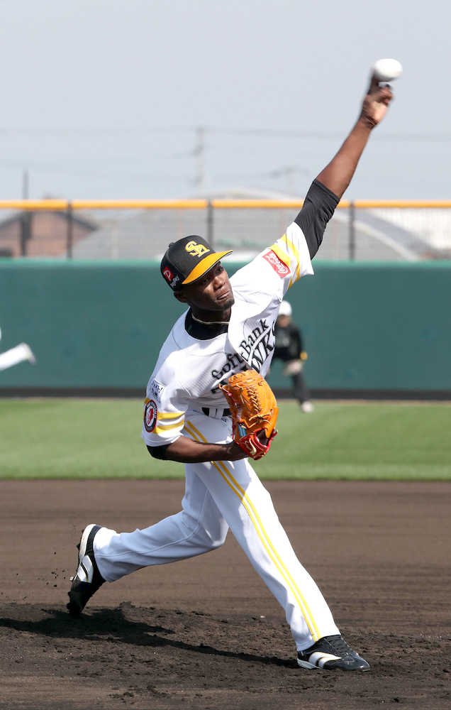 【画像・写真】ソフトＢ　モイネロ　打撃投手で最速１５３キロに「納得」