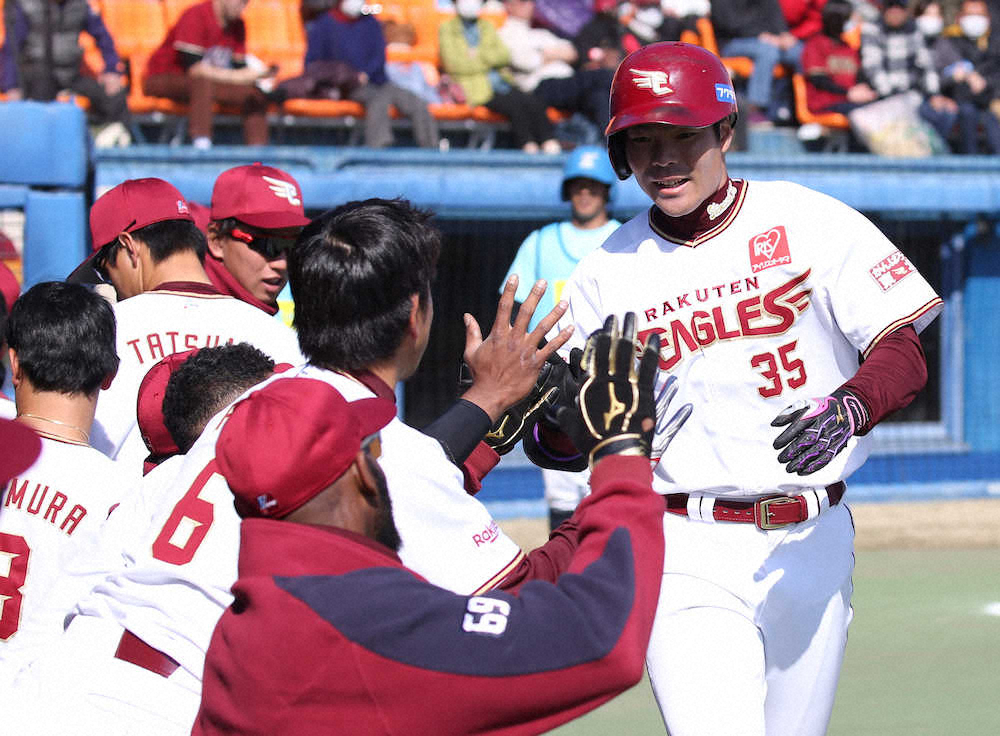 【画像・写真】楽天・島内「完璧」4番弾!平石監督、シーズンで起用の可能性も