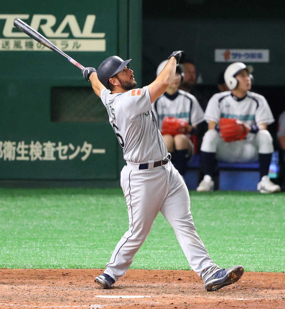 【画像・写真】マリナーズ　フレイタスが誕生日V弾、お立ち台インタビューにご機嫌