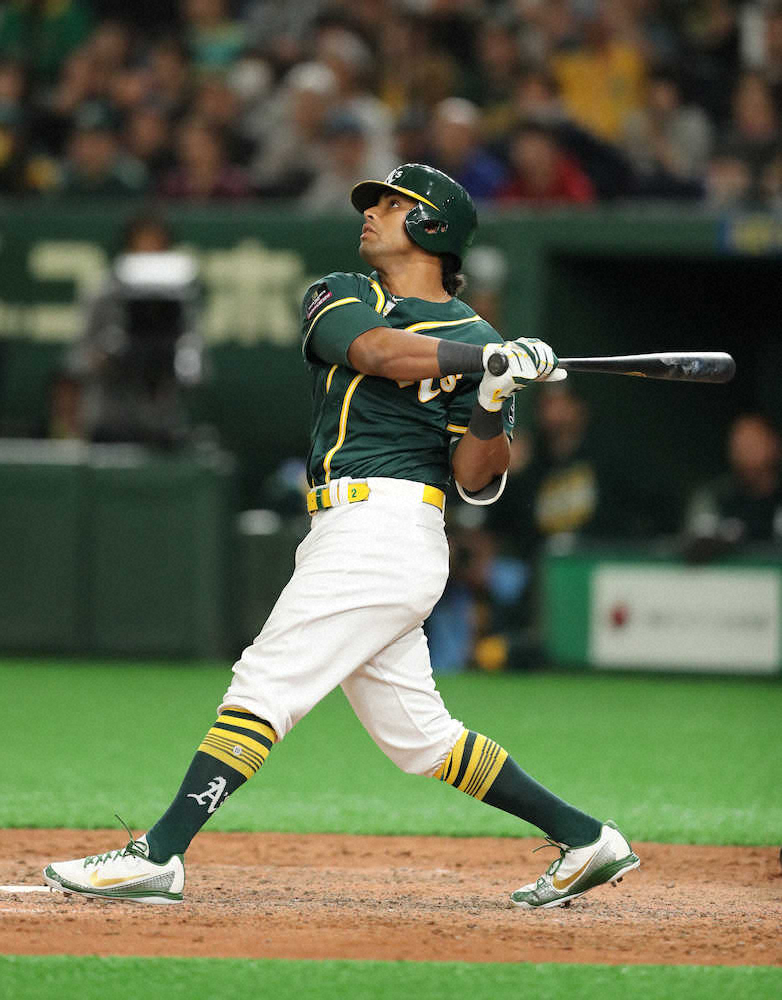 【画像・写真】昨季48発のア軍デービス　土壇場同点3点弾　指揮官「“とっておき”を出してくれた」