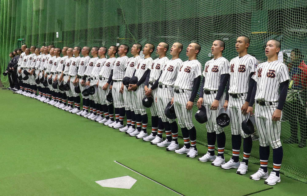 【画像・写真】熊本西、練習後に校歌斉唱「来たからには勝つイメージ」