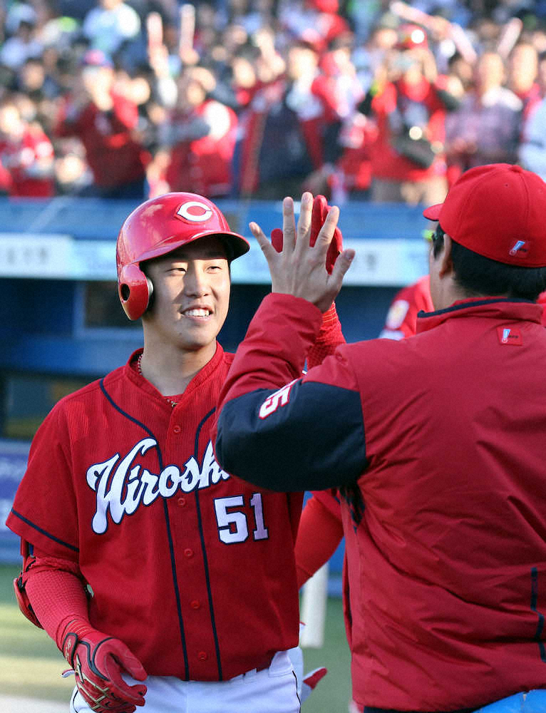 【画像・写真】広島　小園　開幕1軍決定的　初スタメンで2号弾