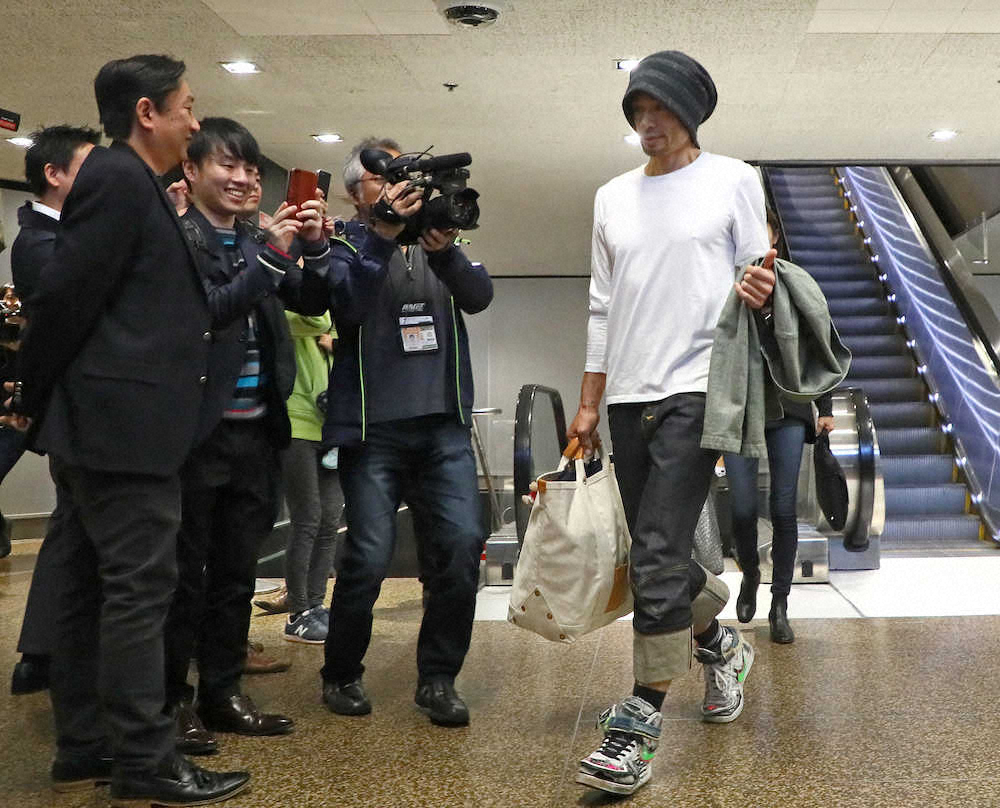 イチローが米国入り 本拠地シアトルに到着 スポニチ Sponichi Annex 野球