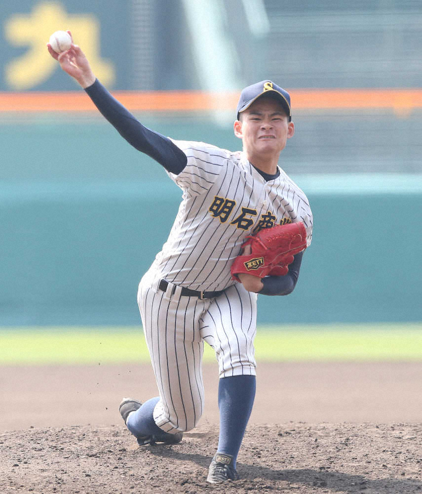 【画像・写真】明石商　3年ぶりセンバツ勝利　狭間監督「よく辛抱できた」