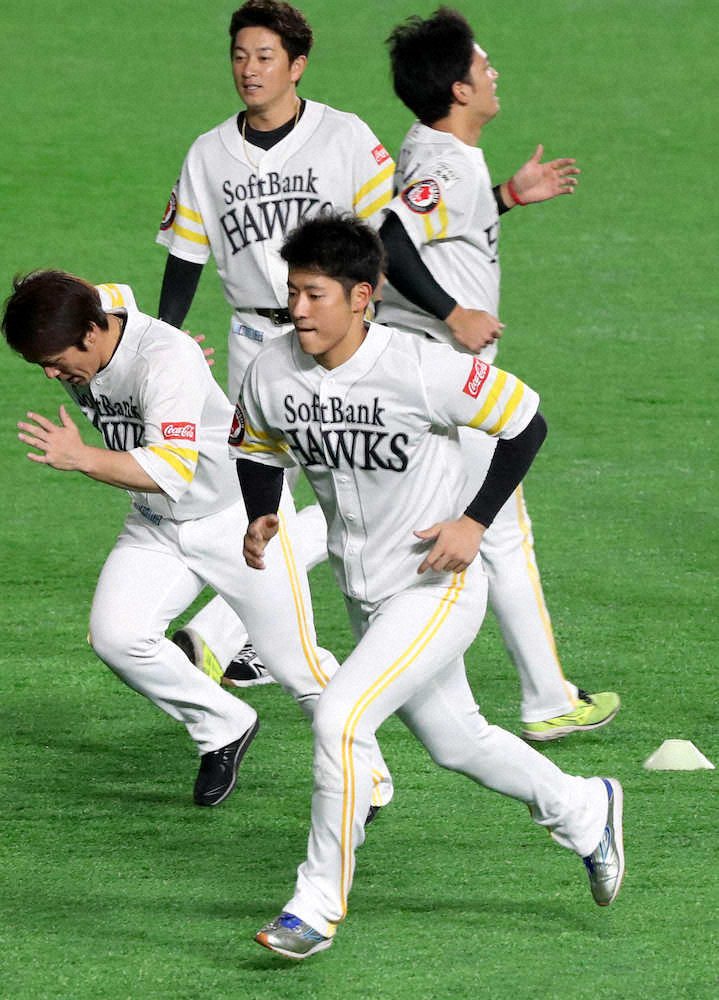 【画像・写真】ソフトB　上林、開幕メンバー入り　背中回復「若いので大丈夫」