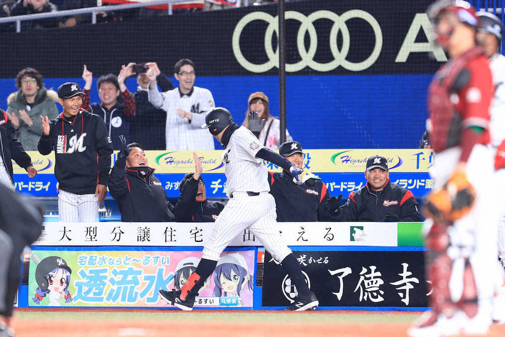 【画像・写真】ロッテ、レアード逆転3ランで開幕戦白星で本拠地の連敗14で止める！ドラ1藤原もプロ初安打