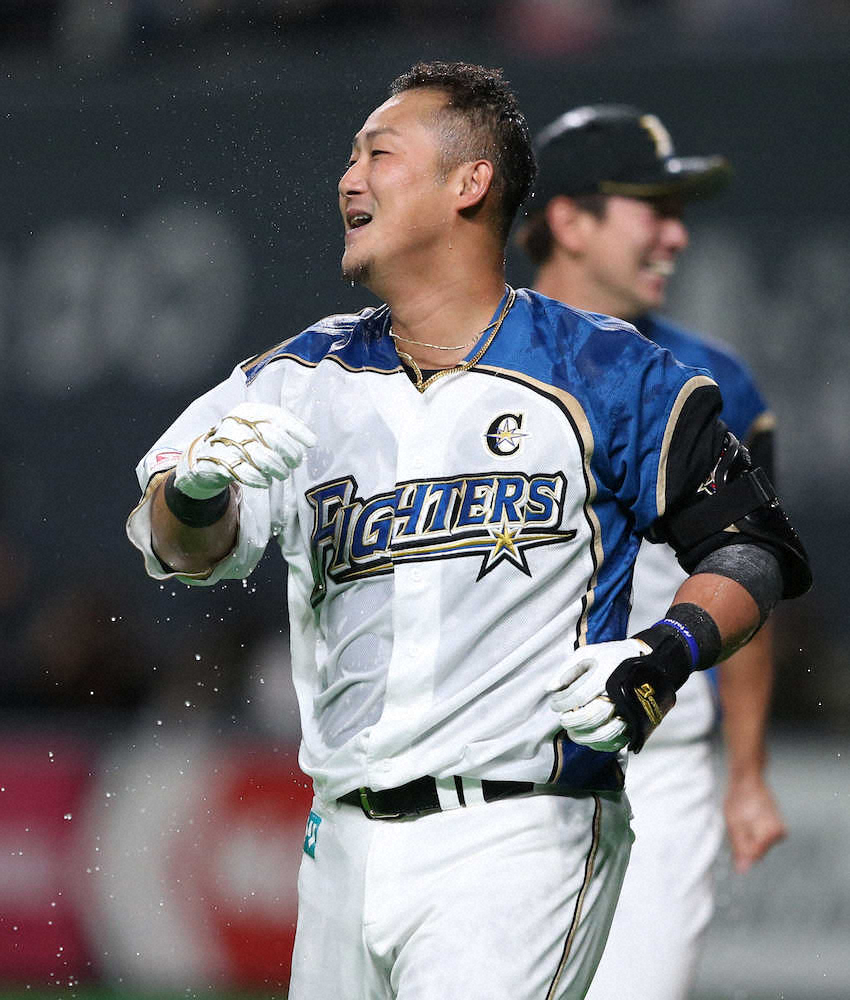 【画像・写真】日本ハム・中田、開幕戦でサヨナラ満弾　94年・伊東＆05年アレックス以来史上3人目