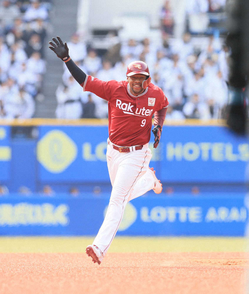 【画像・写真】楽天・オコエ　今季1号！「追い込まれる前に最低限の仕事をしようと…」