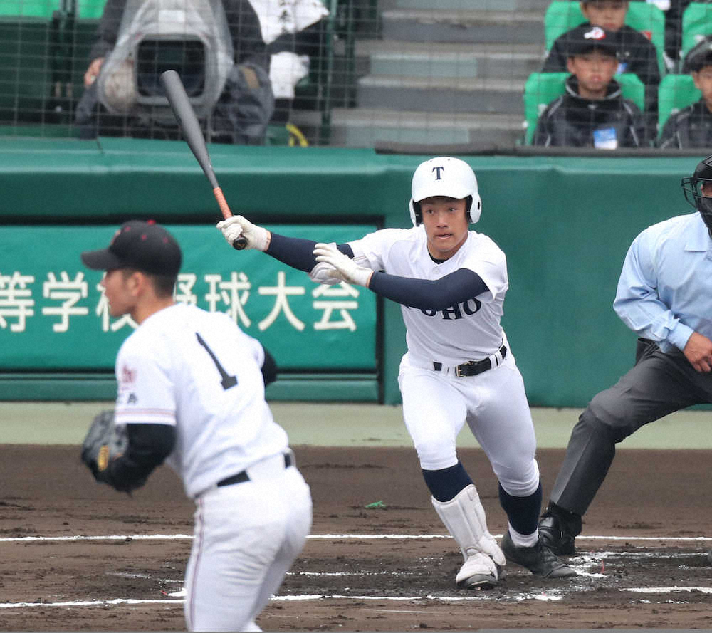 【画像・写真】東邦・石川、甲子園初アーチ　投げても6回零封「うれしいしかない」