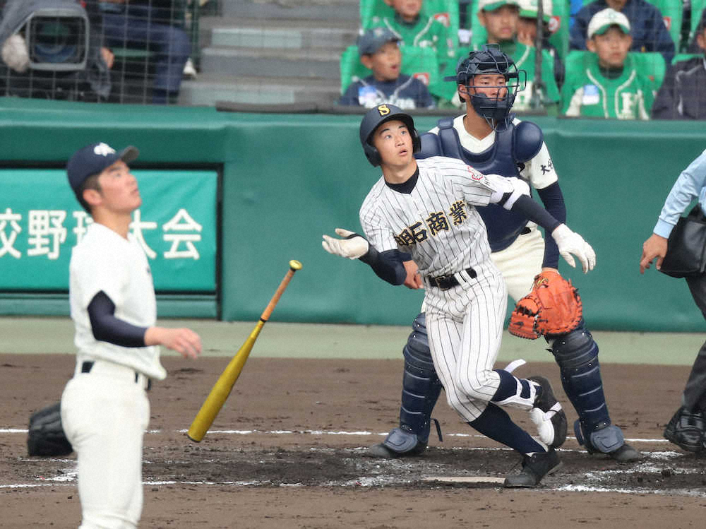 【画像・写真】明石商・中森　公式戦初安打が本塁打「大谷さんをイメージ」　