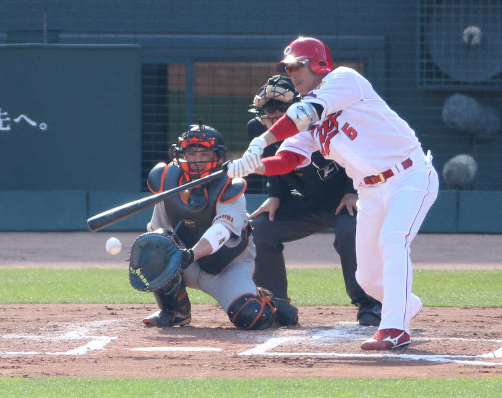 【画像・写真】長野は広島移籍後、初出場初打席で初安打をマーク　背番号5の登場に両チームのファンから大歓声