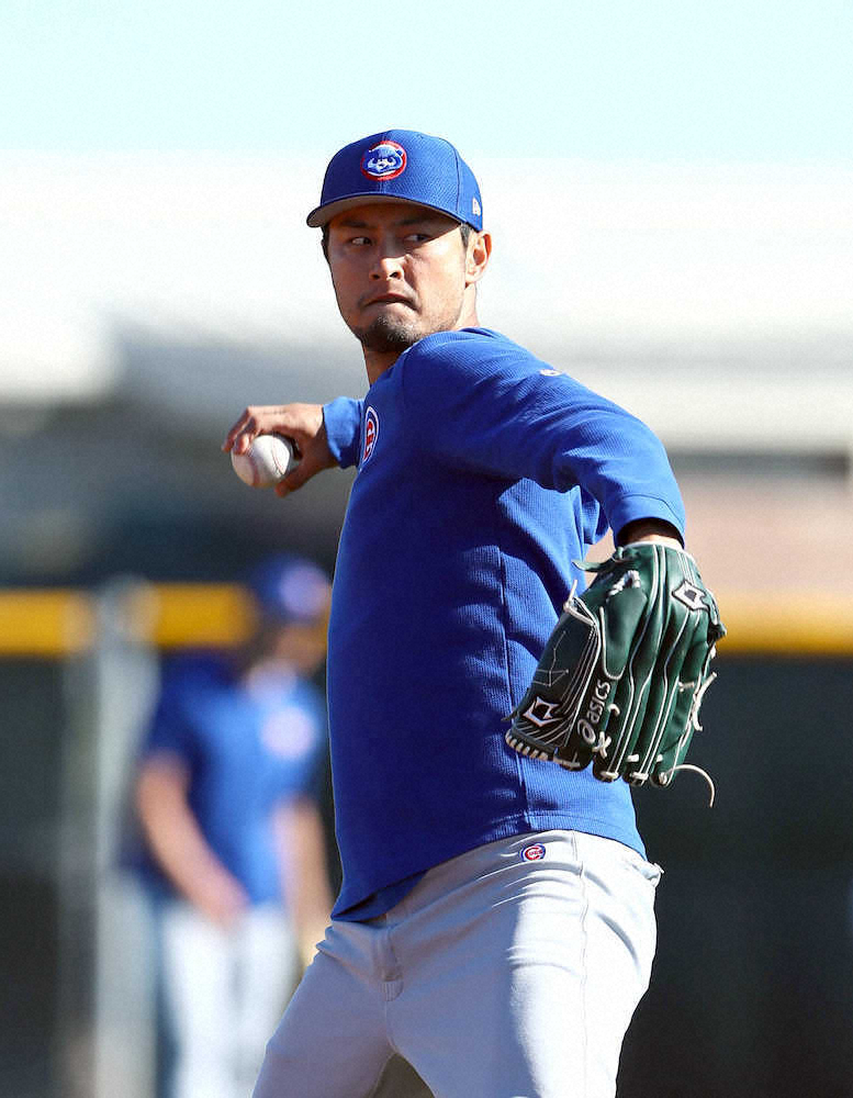 【画像・写真】キャッチボールするダルビッシュ