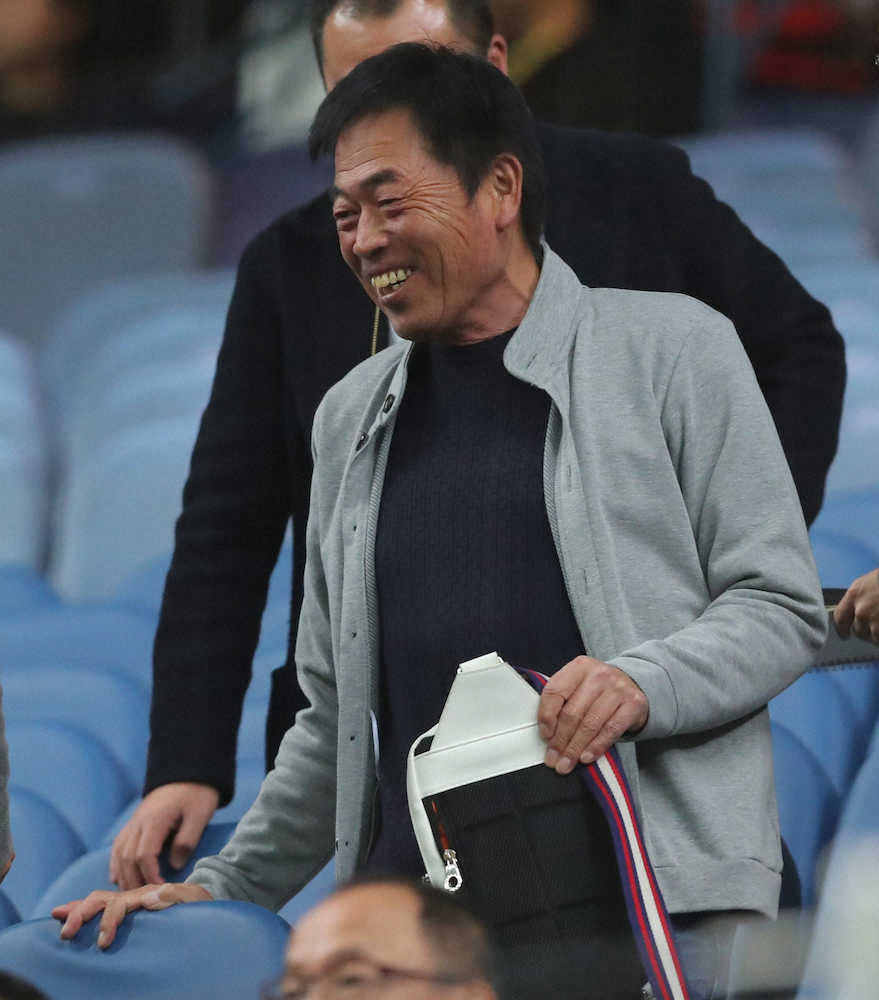 【画像・写真】阪神・西、恩師がデビュー戦見守る「夢を与えられるような選手になって」