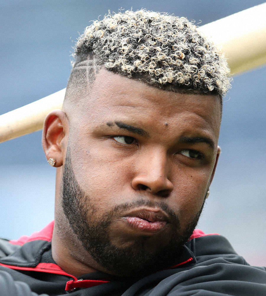 【画像・写真】実は器用でした！ロッテ・バルガス　散髪動画が大人気　再生10万回突破