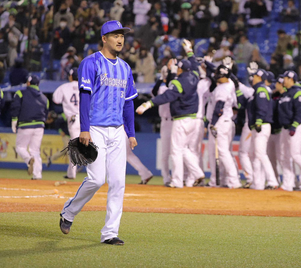 【画像・写真】DeNAサヨナラ負け　パットン連夜の大乱調　ラミレス監督「どう対応するか考えたい」