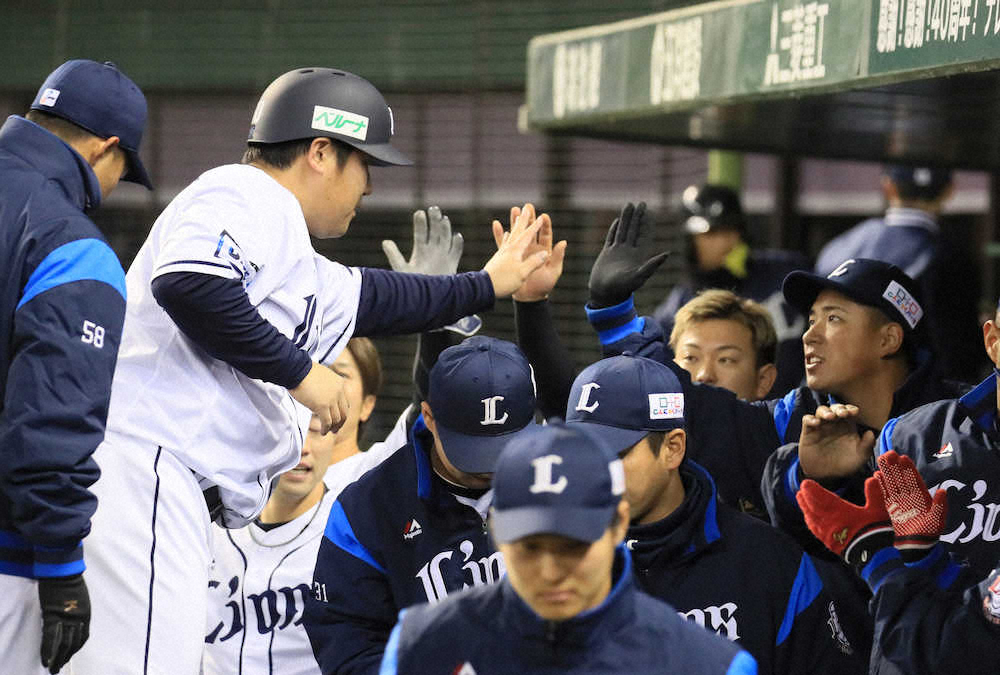 【画像・写真】西武・中村、満塁一掃打　恐怖の8番「やることは変わらない」