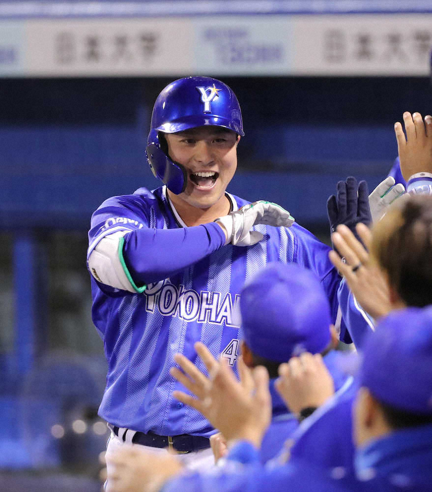 【画像・写真】DeNA・佐野が代打満塁弾！今季開幕から代打で打率10割