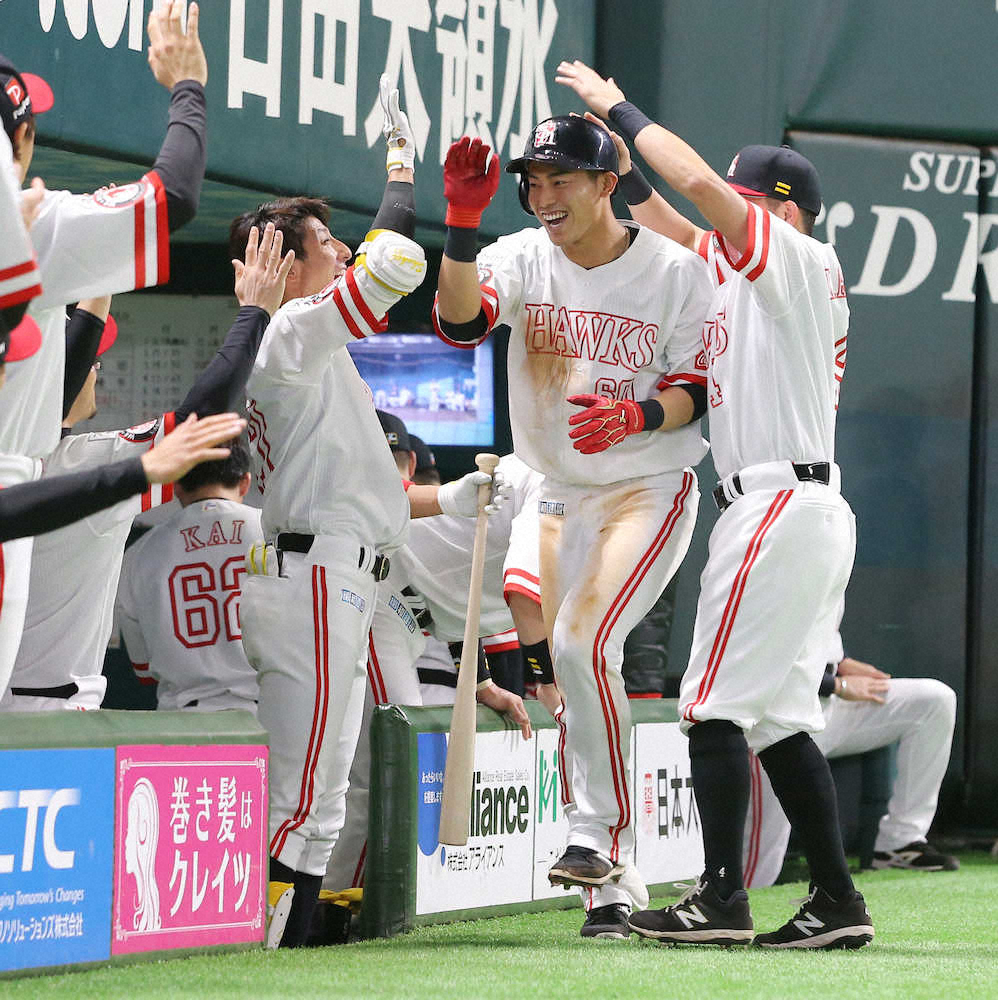 【画像・写真】ソフトB 　7発11点! 16年ぶり1イニング4発も　王氏「大爆発だね」