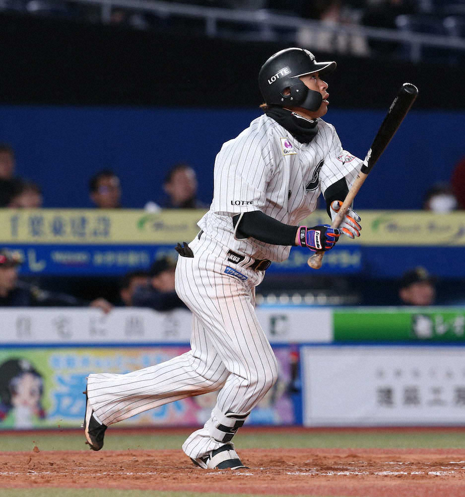 【画像・写真】ロッテ角中、起死回生同点弾　“代役4番”が大仕事