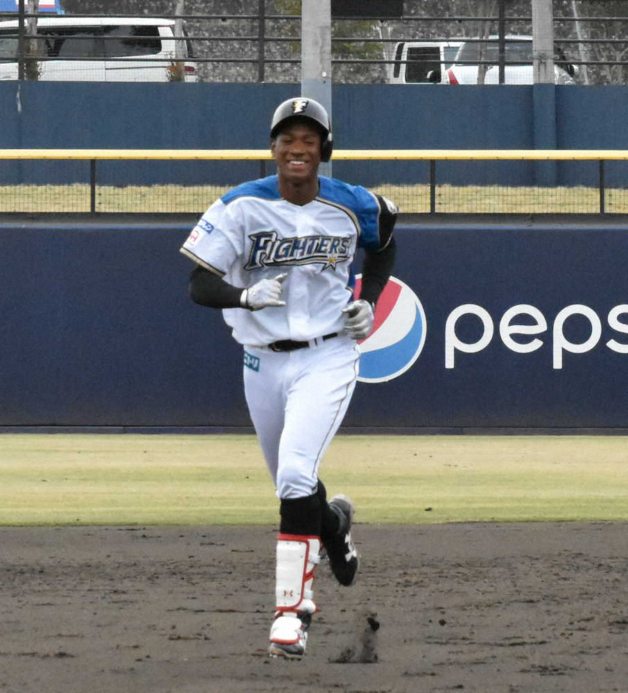 【画像・写真】日本ハムのドラ4・万波　2軍戦で公式戦初本塁打を含む2打席連続アーチ