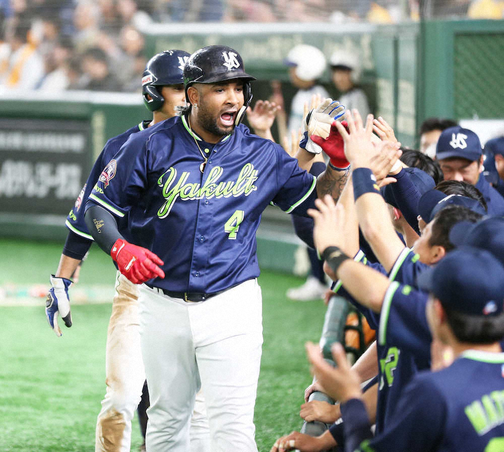 【画像・写真】ヤクルト4発再奪首　バレ2発「狙っていた」7回千金の逆転3ラン