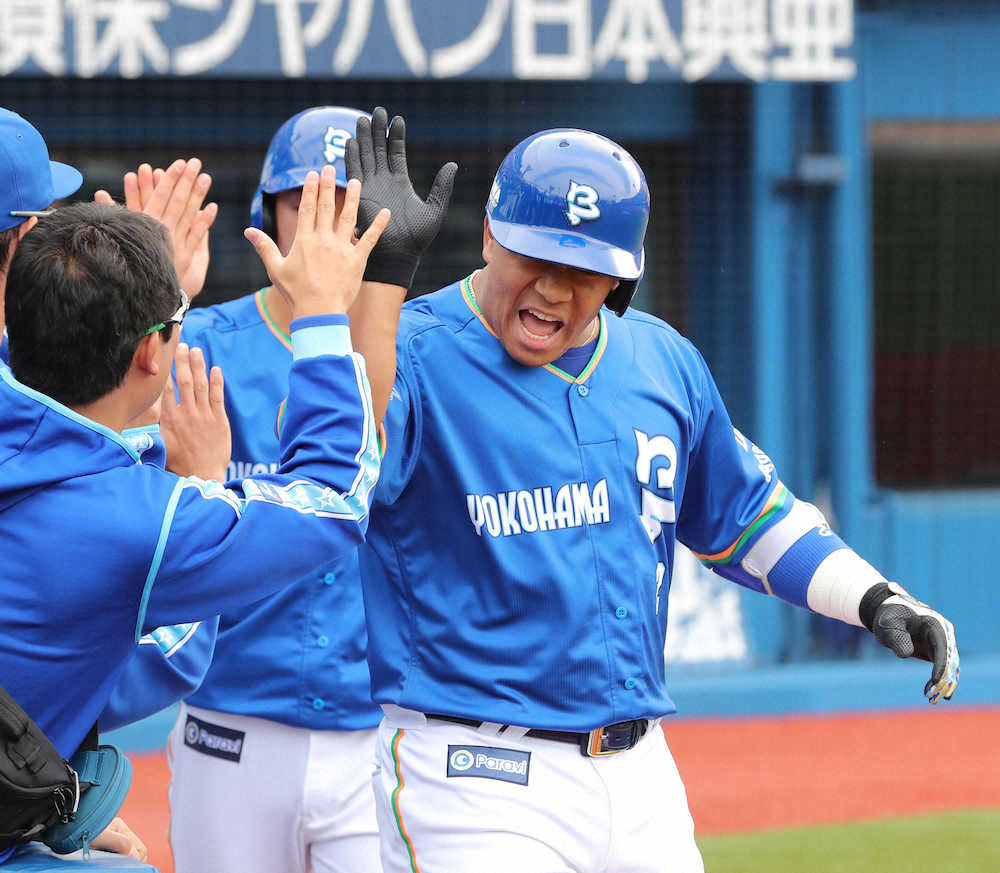 【画像・写真】DeNA・ロペス　第2打席に逆転2号2ラン「逆転できてうれしい」