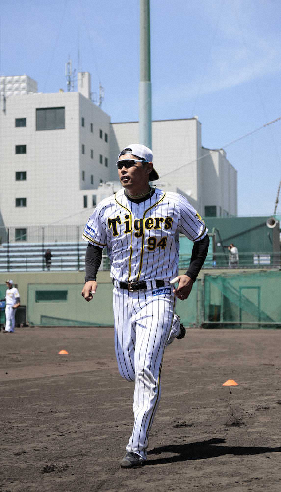 【画像・写真】大腸がん手術の阪神・原口、術後初の屋外フリー打撃で快音!「良い感じ」