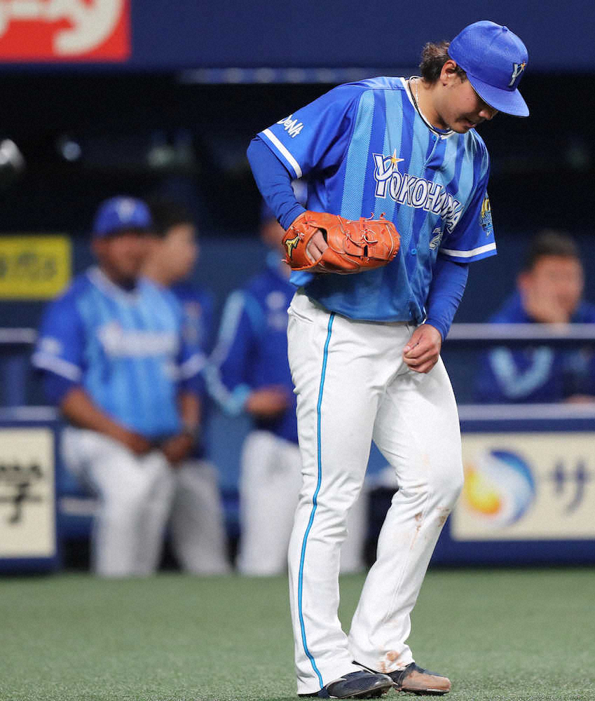 【画像・写真】DeNA浜口、力投も初黒星　打球直撃で試合後は松葉づえ