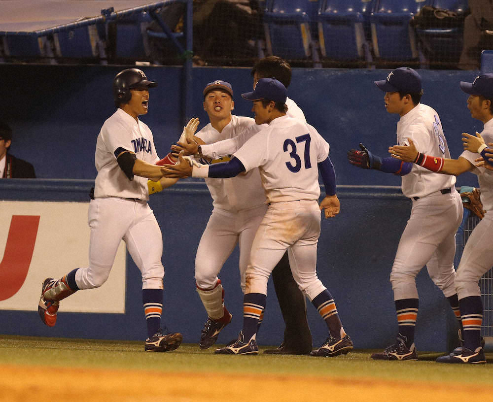 【画像・写真】駒大　連敗を3でストップ　4番・平野が決勝スクイズ