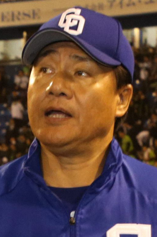 【画像・写真】中日・与田監督　怒りの猛抗議！塁審が見てないのにセーフ？リプレー検証でアウトに