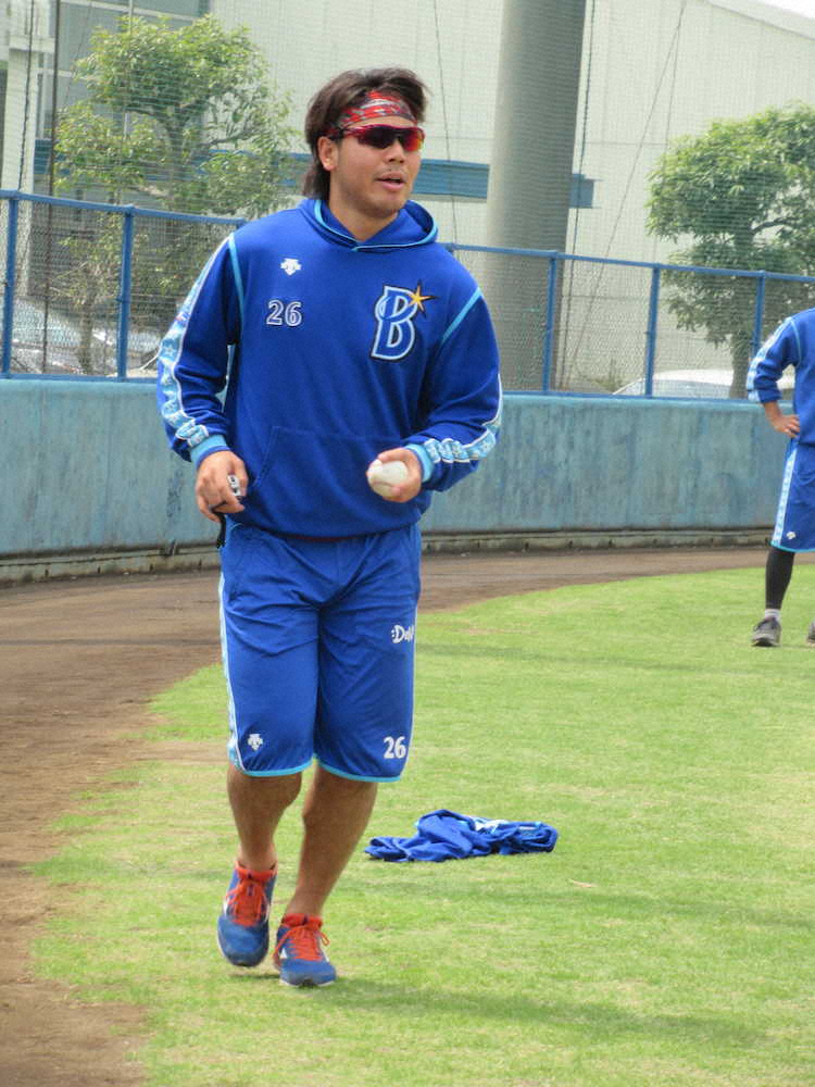 【画像・写真】DeNA・浜口　右足は「徐々によくなっている」　17日に打球直撃、2軍施設でランニング