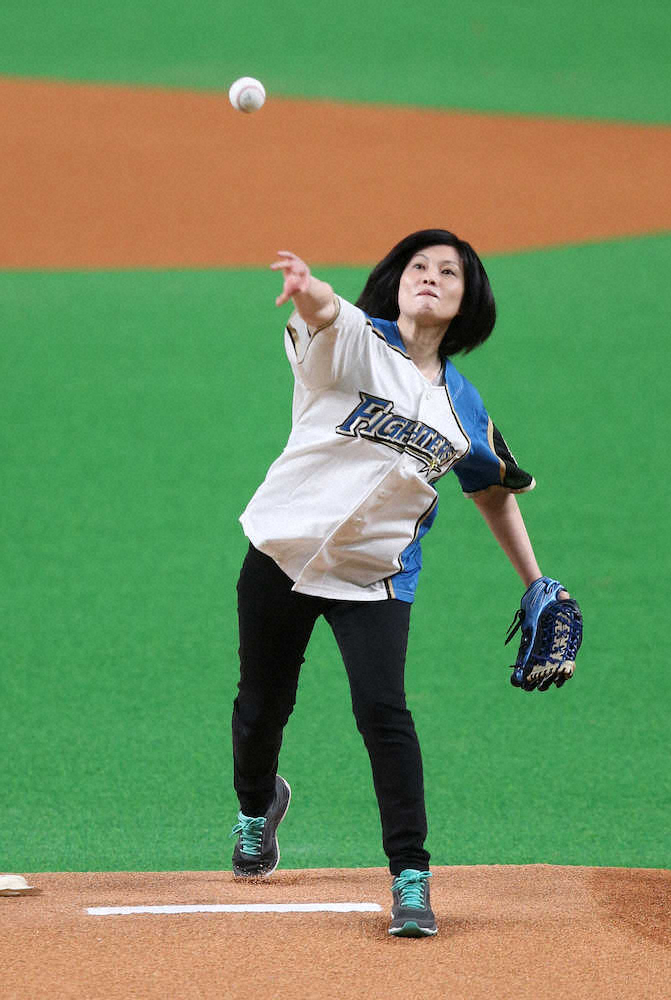 【画像・写真】カーリング・船山弓枝　ワンバン始球式に「五輪より緊張」